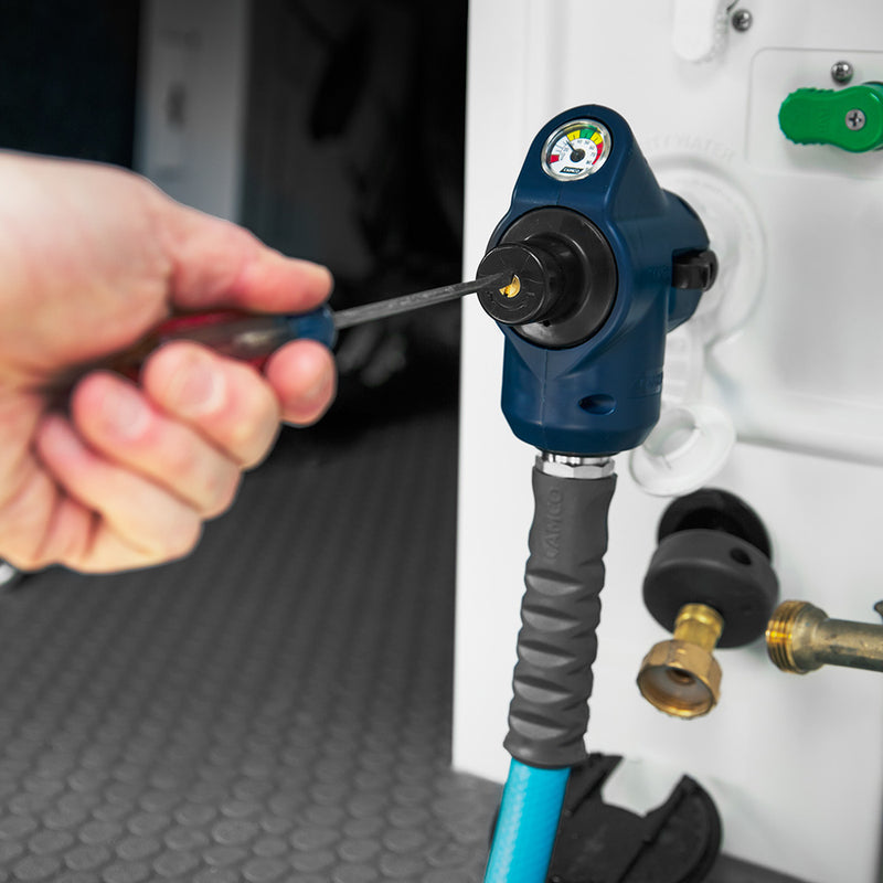 Load image into Gallery viewer, Camco 90 Degree Adjustable Water Pressure Regulator wGauge 40065
